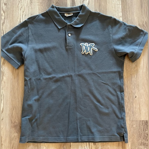 Dior shirt runs small xxl fits like medium/large